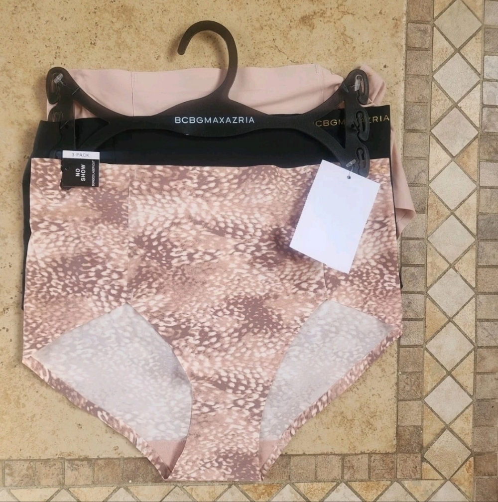BCBGMAXAZRIA 3PK NO SHOW UNDERWEAR